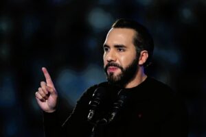 Bukele defiende reelección indefinida