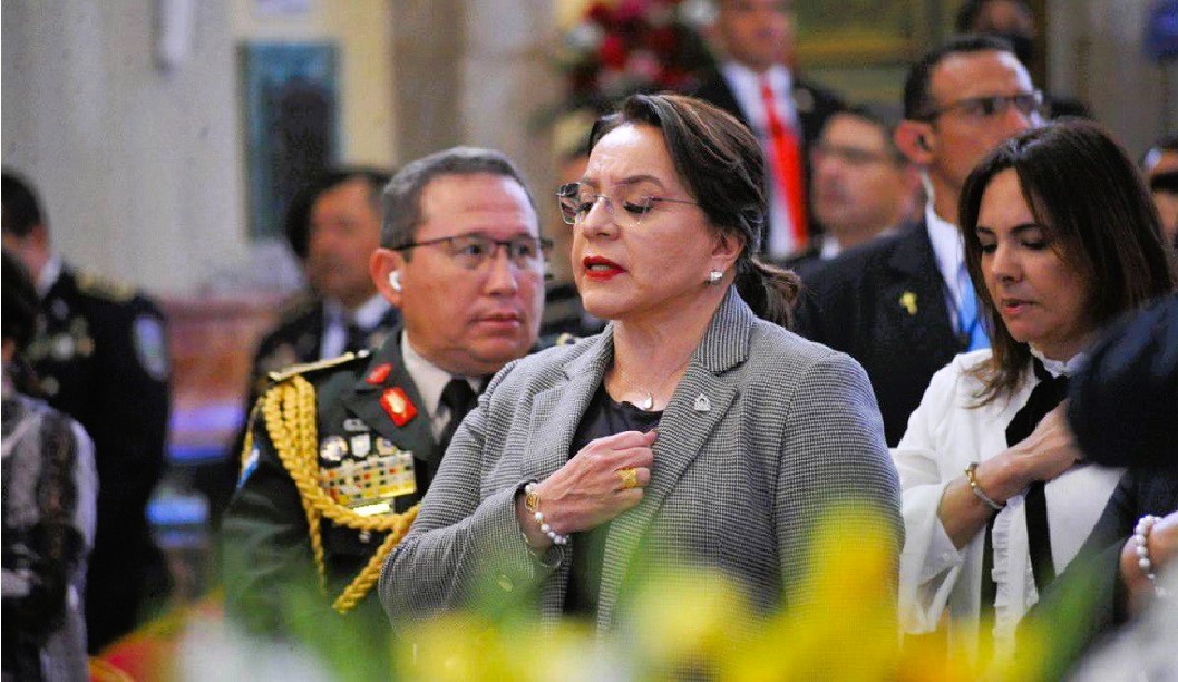 "La fe se demuestra con acciones, no con pancartas", afirma Xiomara Castro