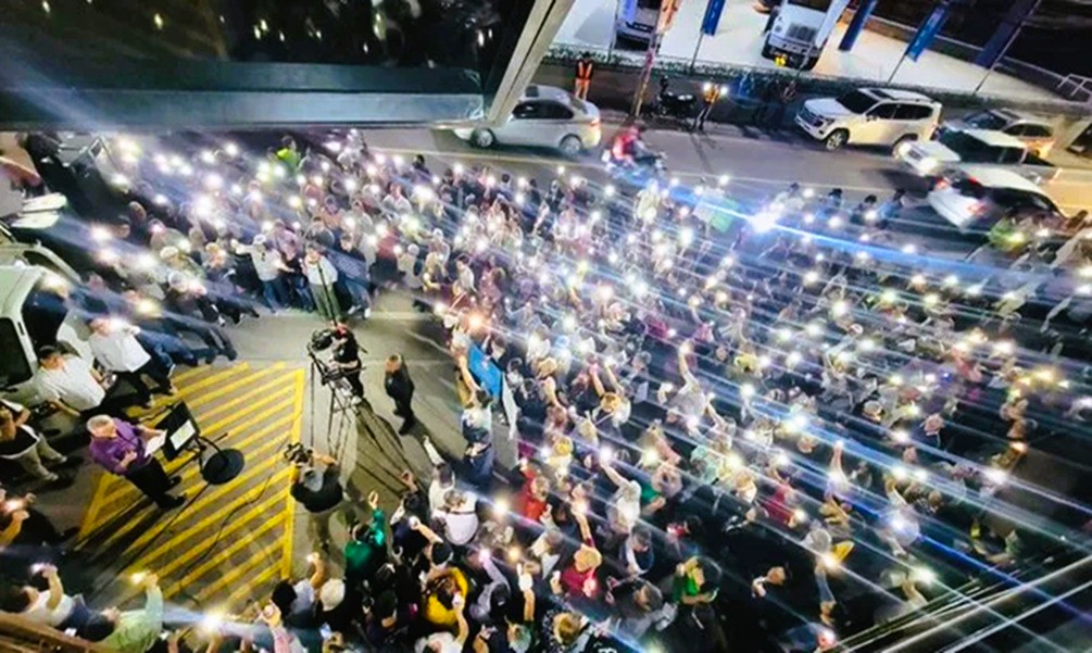 Fervor ciudadano marca vigilia frente al CNE