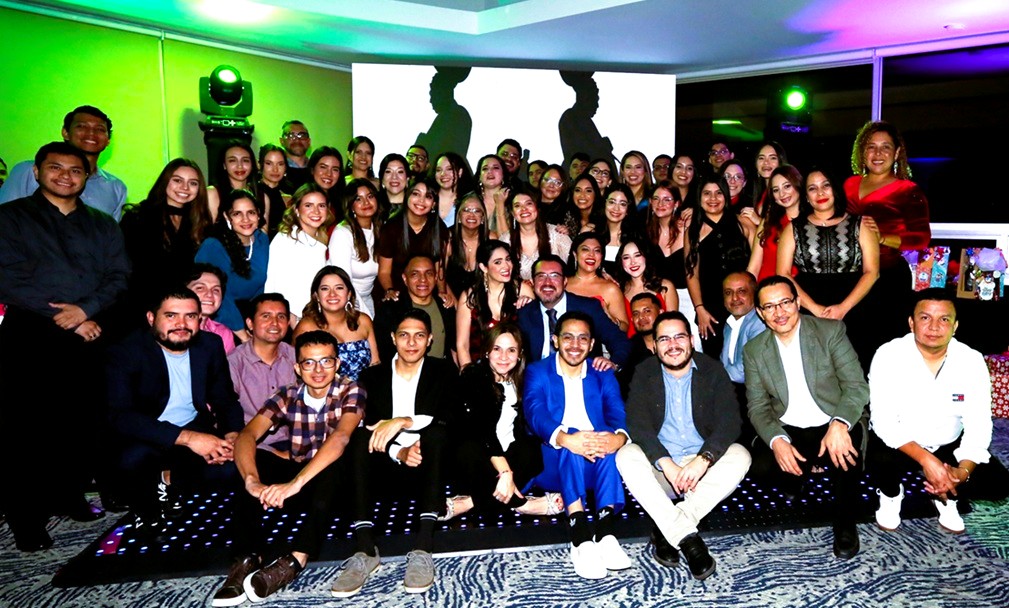 DO//McCann deslumbra con su icónico Truth Fest navideño 2025