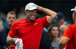 Tiger Woods cae ante New York Golf Club en TGL 2026