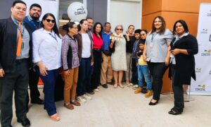 COACEHL entrega vivienda a ganadora de Cumple tus Sueños