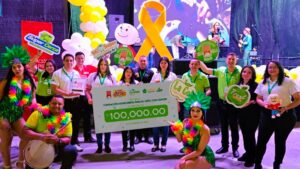 La Colonia entrega L100 mil a Mega Colecta de la FHNC