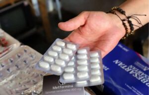 Presidente Asfura destapa fármacos ocultos en almacén