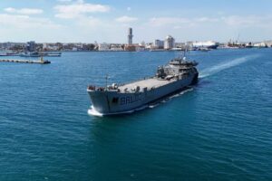 Llegan a Cuba barcos de ayuda humanitaria enviados por México