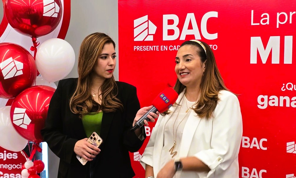 Mónica Arita, Gerente de Comunicación e Imagen Corporativa de BAC Honduras,