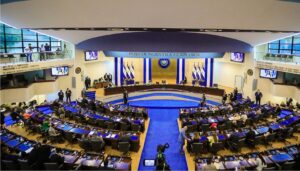 El Salvador aprueba cadena perpetua para homicidas, violadores y terroristas