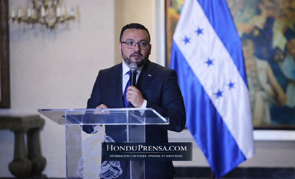 Golpe administrativo expone exceso en aparato estatal