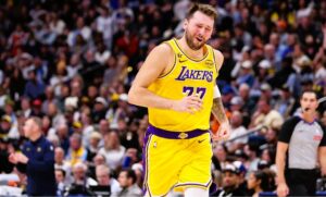 Luka Doncic sigue progresando de su lesión