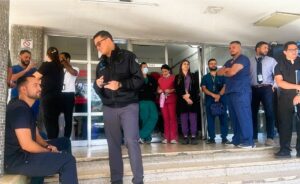 Médicos intensifican presión: salud pública opera al límite