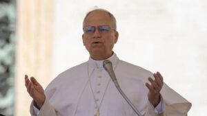 El papa alerta contra noticias falsas que «oscurecen» la verdad