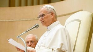 León XIV: la Iglesia no aprueba la bendición formal de parejas homosexuales