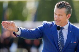 El secretario de Guerra de EEUU dice que ofensiva contra Irán fue una «victoria histórica»