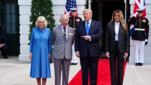 Trump despide en la Casa Blanca a Carlos III y Camila