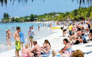 Turismo interno en Honduras crece en Semana Santa 2026
