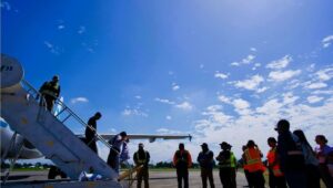 Honduras y Guatemala encabezan vuelos con deportados desde EEUU