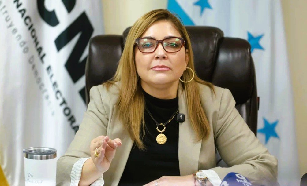 CNE entra en crisis tras defensa de Hall