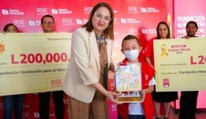 Banco Atlántida renueva alianza solidaria con niños con cáncer