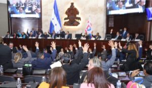 Congreso aprueba ley para que migrantes retornados
