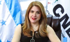 CNE cae en máxima tensión tras denuncia de Cossette López