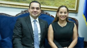 Tomás Zambrano visita Asamblea de El Salvador en giro diplomático