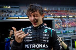 Antonelli reafirma su lealtad a Mercedes