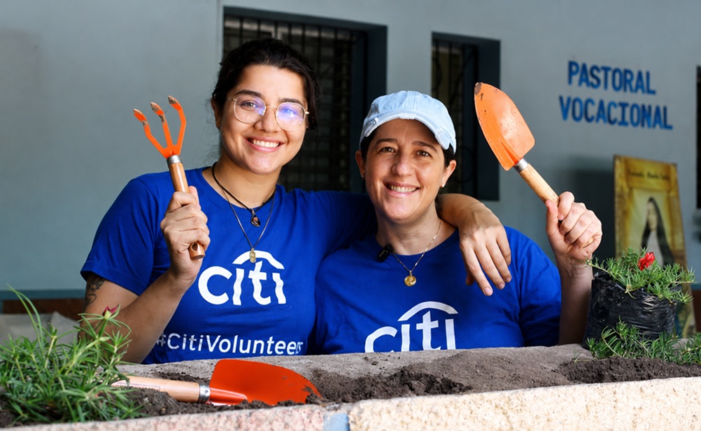 Citi inspira futuro con voluntariado que toca vidas jóvenes