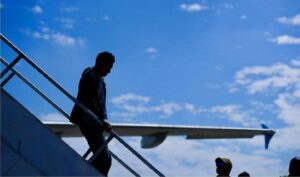 Deportan 984 hondureños en una semana: promedio supera 140 retornos diarios
