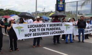 Médicos mantienen asambleas nacionales