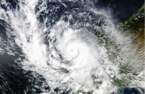 Tormenta tropical Boris toca tierra en el sur de México