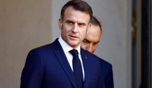 Macron: Europa defenderá libertad y derecho «al precio de la sangre si fuese necesario»