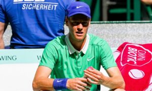 ¿Por qué la ATP puede sancionar a Sinner, pero no a Djokovic?