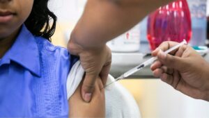 Brigadas de Salud buscan niños sin vacunas
