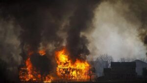Más de 65.000 evacuados y 700 casas arrasadas por graves incendios en el noroeste de EEUU