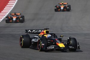 Verstappen correrá contra 100 pilotos de karting amateurs