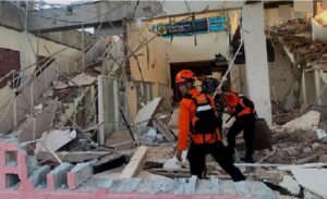 Indonesia eleva a 68 los muertos y a 213 los heridos tras terremoto