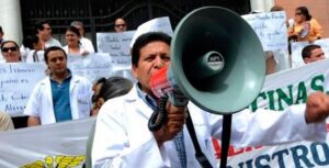 Médicos mantienen huelga en todo Honduras