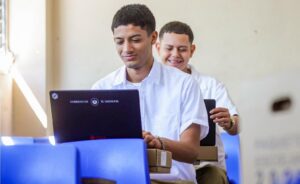 El Salvador tendrá la mayor inversión educativa de Centroamérica