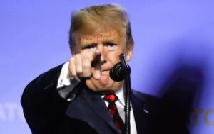 Trump sugiere rebautizar el Atlántico o el Pacífico como «océano Trump»