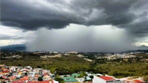Tormentas y lluvias se extienden por varias regiones este jueves